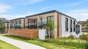 #8 The Ash Apartments Close To Beach Accom Holidays